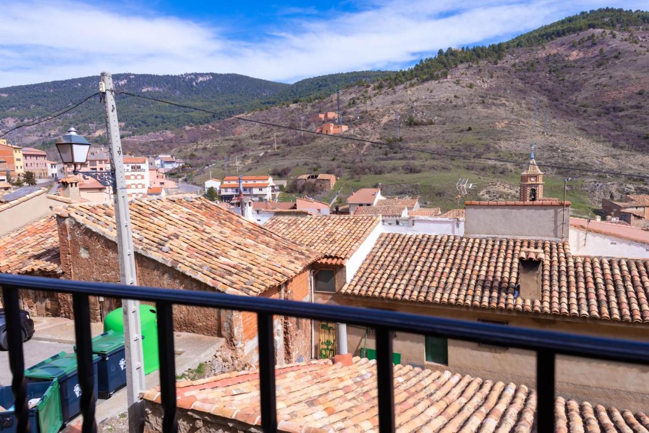 Apartamento Turistico Javalambre กามาเรนา เด ลา เซียรา ภายนอก รูปภาพ
